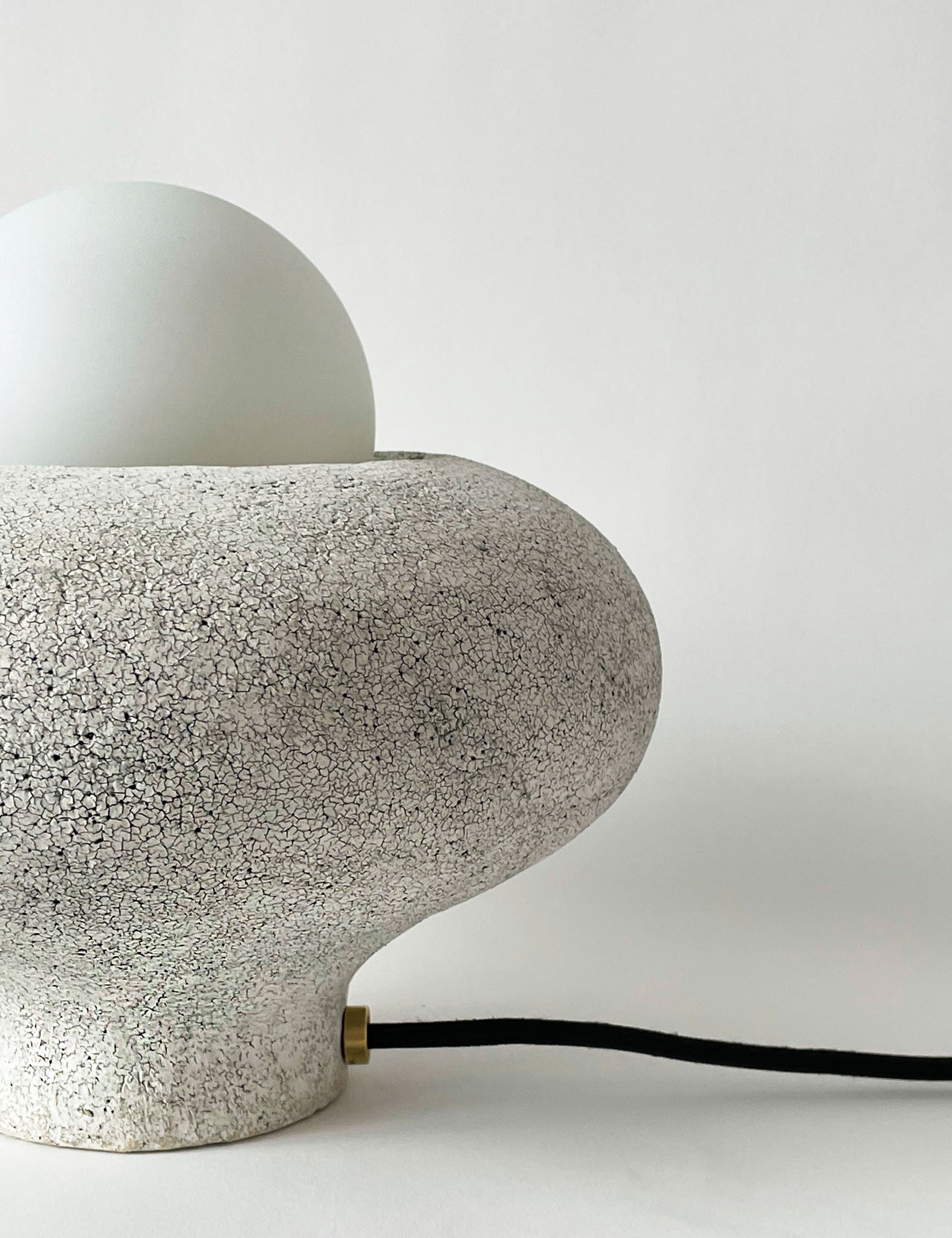 MIZUTAMA TABLE LAMP - large